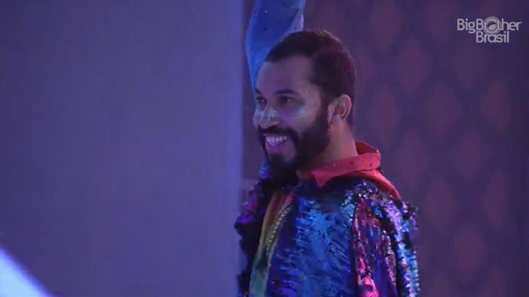 BBB 21: Gilberto na abertura da festa do líder - Reprodução/Globoplay