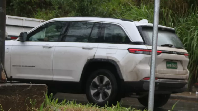 Traseira do Jeep tem lanternas ainda mais estreitas, conferindo um visual minimalista ao SUV - Marlos Ney Vidal/Autos Segredos - Marlos Ney Vidal/Autos Segredos