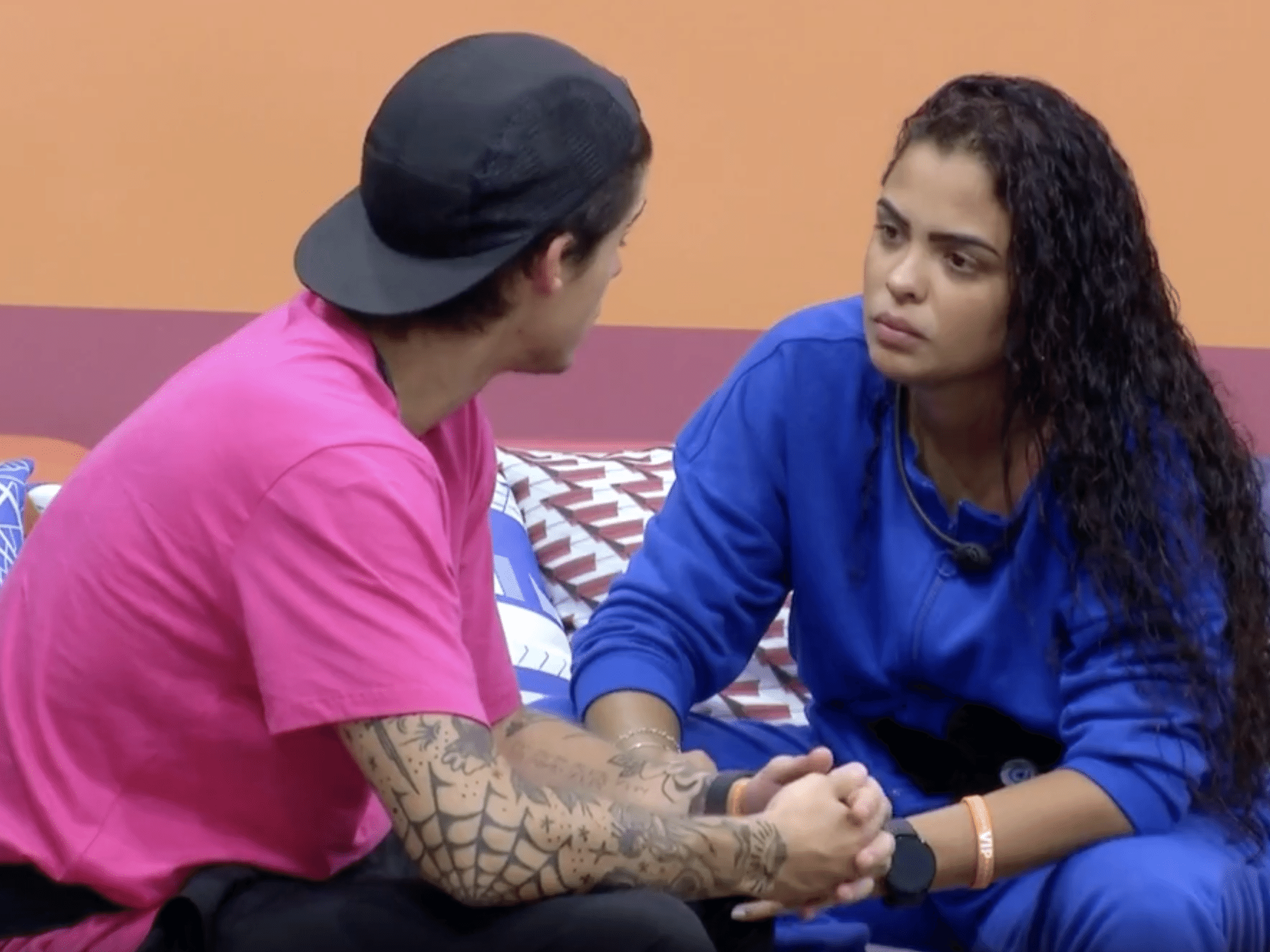 Gabriel pede para Paula se afastar; sister rebate