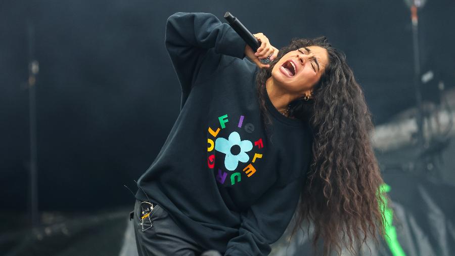 Lollapalooza 2024: Jessie Reyez aquece corações com seu show