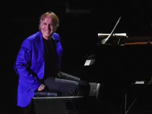 Pianista mais famoso do mundo, Richard Clayderman inicia turnê pelo Brasil