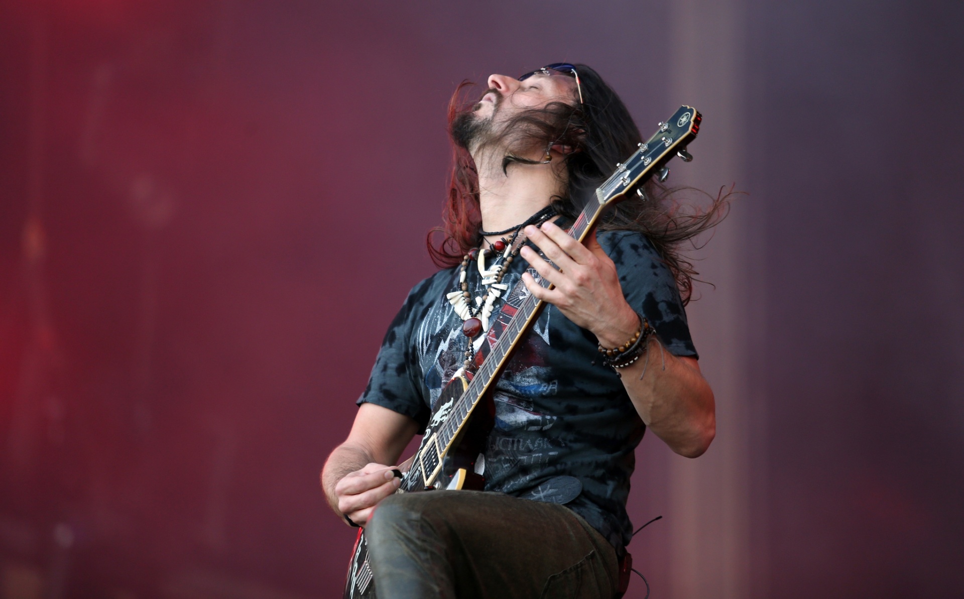 19.set.2015 - A banda Angra se apresenta no palco Sunset, com direito a novo guitarrista e participação de Doro Pesch e Dee Snider, vocalista e lider da banda americana Twisted Sisters. - Fábio Motta/Estadão Conteúdo