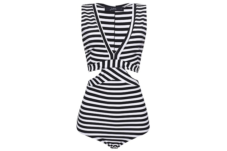 Maiô listrado com recorte na cintura, da Renner. Preço: R$ 79,90. Informações: www.lojasrenner.com.br | Preço e disponibilidade pesquisados em novembro de 2015 e sujeitos a alterações - Divulgação