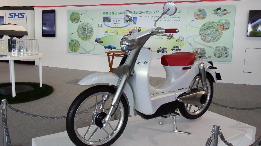 Honda EV-Cub propõe scooter pequeno, verde, tecnológico e... barato  - Divulgação