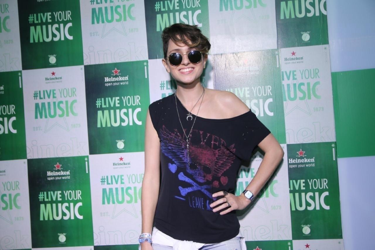 Carol Duarte chegou com um look estiloso para a quinta noite de shows do Rock in Rio - Daniel Pinheiro/Agnews