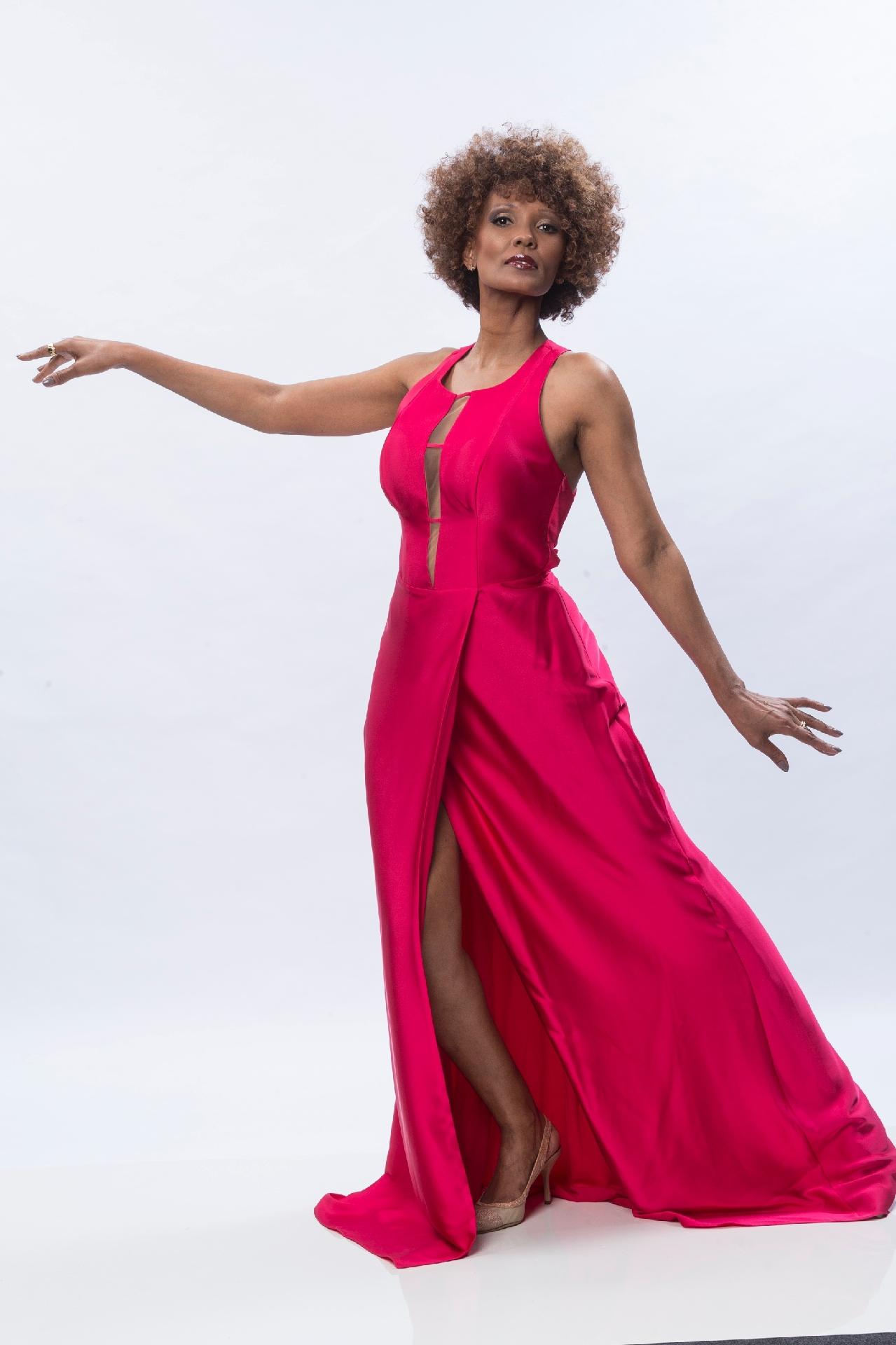 Isabel Fillardis, atriz, 44 anos: Aos 11 anos, começou a carreira como modelo e, em 1993, fez sua primeira novela, "Renascer", na Globo. No mesmo ano, estreou como cantora no grupo As Sublimes. No cinema, participou de três filmes, entre eles "Orfeu", de Cacá Diegues. É mãe de três filhos e presidente da ONG Força do Bem, dedicada ao auxílio e cadastro de pessoas com deficiência - Antonio Chahestian/Record