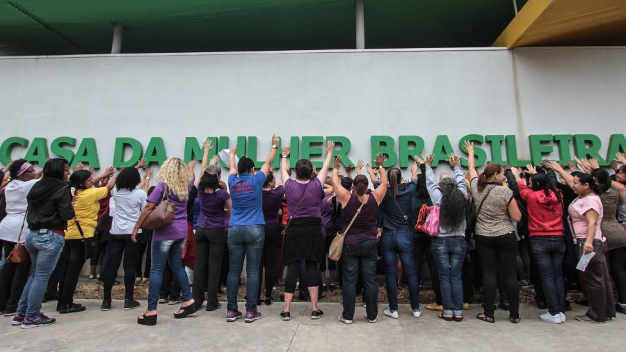Mulheres protestam pela abertura da Casa da Mulher Brasileira em São Paulo - Elaine Campos