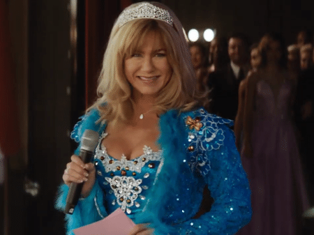 Jennifer Aniston em cena de "Dumplin"" - Reprodução/Youtube
