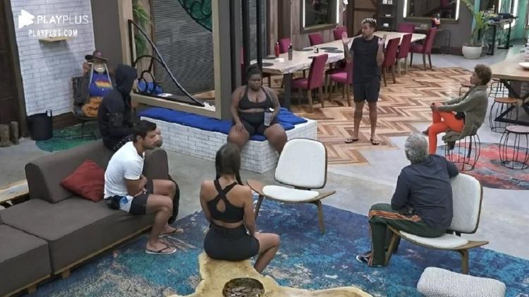 A Fazenda 2020: Peões comentam sobre confusão da prova do fazendeiro - Reprodução/Playplus - Reprodução/Playplus