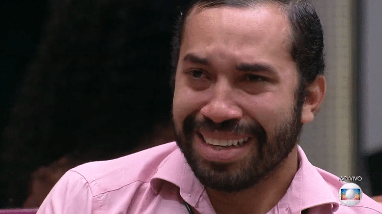 BBB 21: Gil chorando durante eliminação - Reprodução/Globoplay - Reprodução/Globoplay