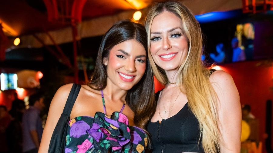 Ex-BBBs Paula Sperling e Hariany Almeida esbanjam sensualidade em festa junina em Pernambuco - Carvalheira/Divulgação