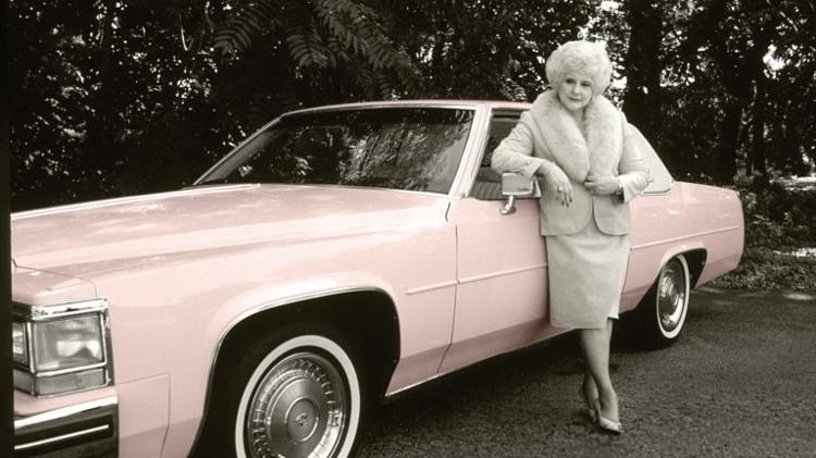 Mary Kay e seu Cadillac rosa