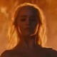 16.mai.2016 - Daenerys Targaryen (Emilia Clarke) ressurge nua em meio ao fogo em cena da sexta temporada de "Game of Thrones" - Reprodução/Game of Thrones