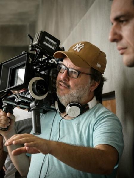 O diretor José Eduardo Belmonte guia Rodrigo Lombardi em cena - Ramon Vasconcellos/Globo - Ramon Vasconcellos/Globo