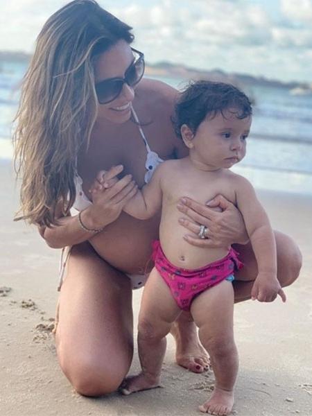 Patrícia Abravanel curte praia com a filha Jane - Reprodução/Instagram