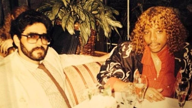 Os narcotraficantes da época compartilhavam o ambiente com artistas e políticos. Na foto, o traficante Nelson Aguilar aparece com o cantor Rick James  - Nelson Aguilar - Nelson Aguilar