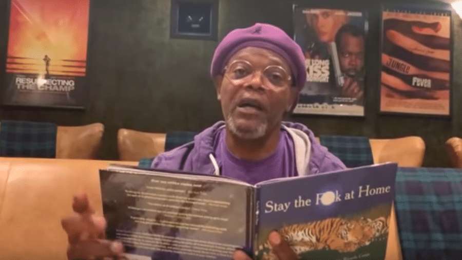 Samuel L. Jackson lê livro no programa de Jimmy Kimmel - Reprodução/YouTube