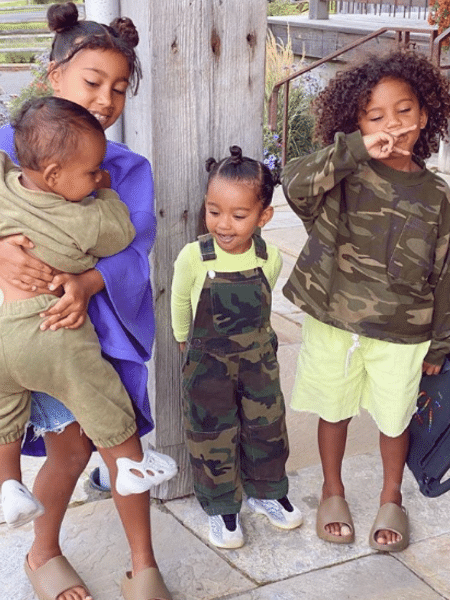 Kim Kardashian postou foto comemorando "sorte" de ter os 4 filhos - Reprodução/Instagram/@kimkardashian
