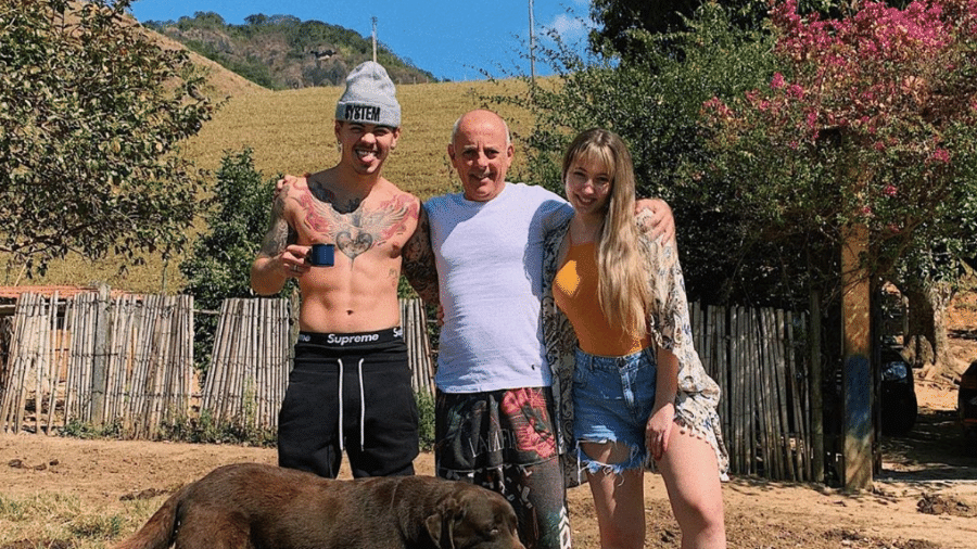 A Fazenda 2020: Biel com a irmã Nanna Marins e o pai - Reprodução/Instagram