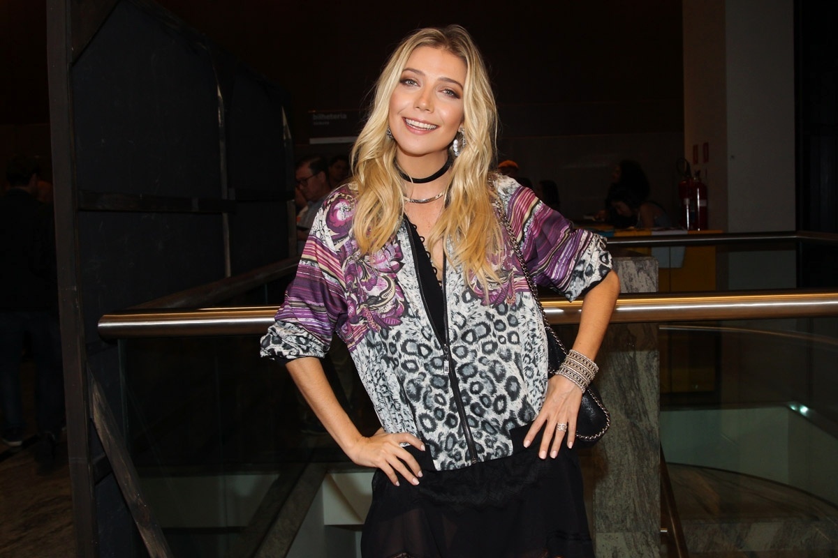 14.mar.2016 - A cantora Luiza Possi prestigiou a estriea do musical dos Mamonas Assassinas - Manuela Scarpa e Marcos Ribas/Brazil News