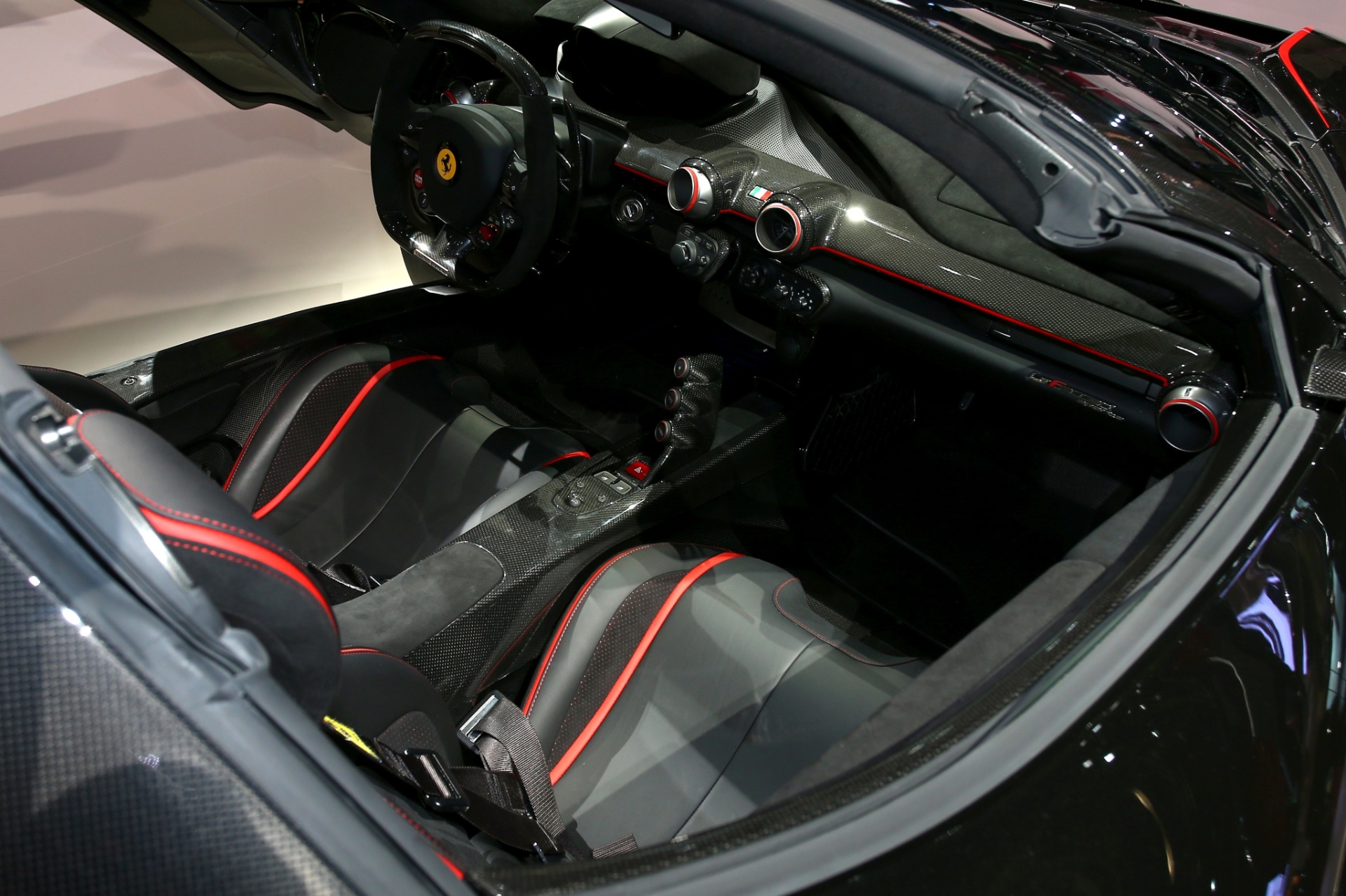 Ferrari LaFerrari Aperta - Newspress