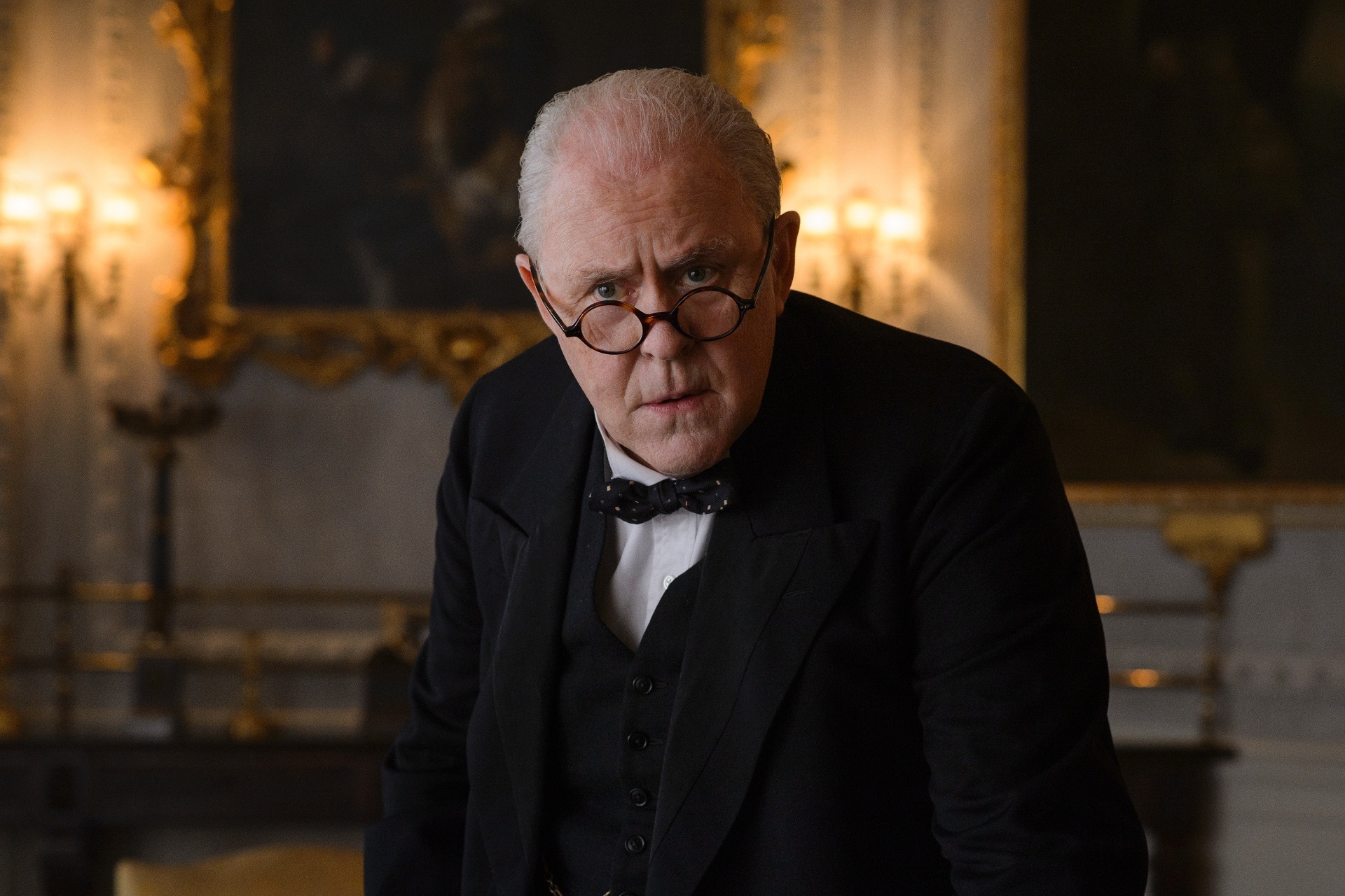 John Litgow vive o famosos primeiro ministro britânico Winston Churchill em "The Crown", da Netflix - Divulgação