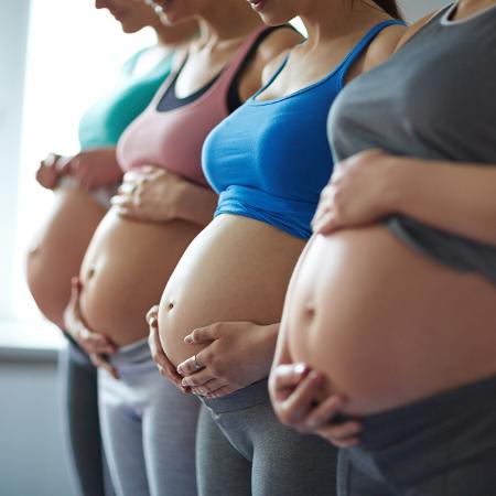 Conversar com outras mulheres grávidas, em grupos de apoio, também pode ajudar Conversar com outras mulheres grávidas, em grupos de apoio, também pode ajudar