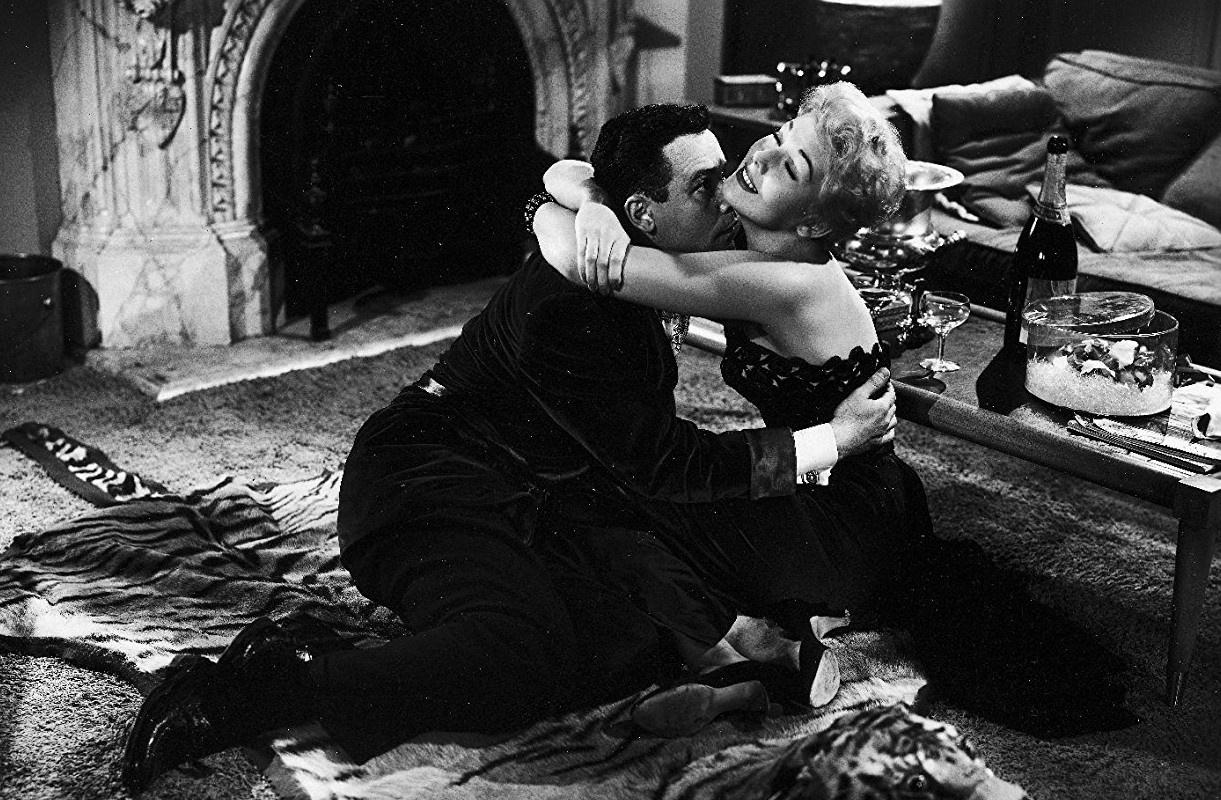Jack Lemmon e Kim Novak em cena de "Abaixo o Divórcio" (1954) - Divulgação