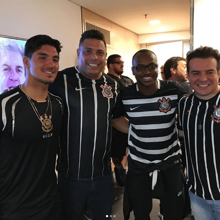 Gabriel Medina, Ronaldo, Thiaguinho e Belutti comemoram título do Corinthians - Reprodução/Instagram/ronaldo