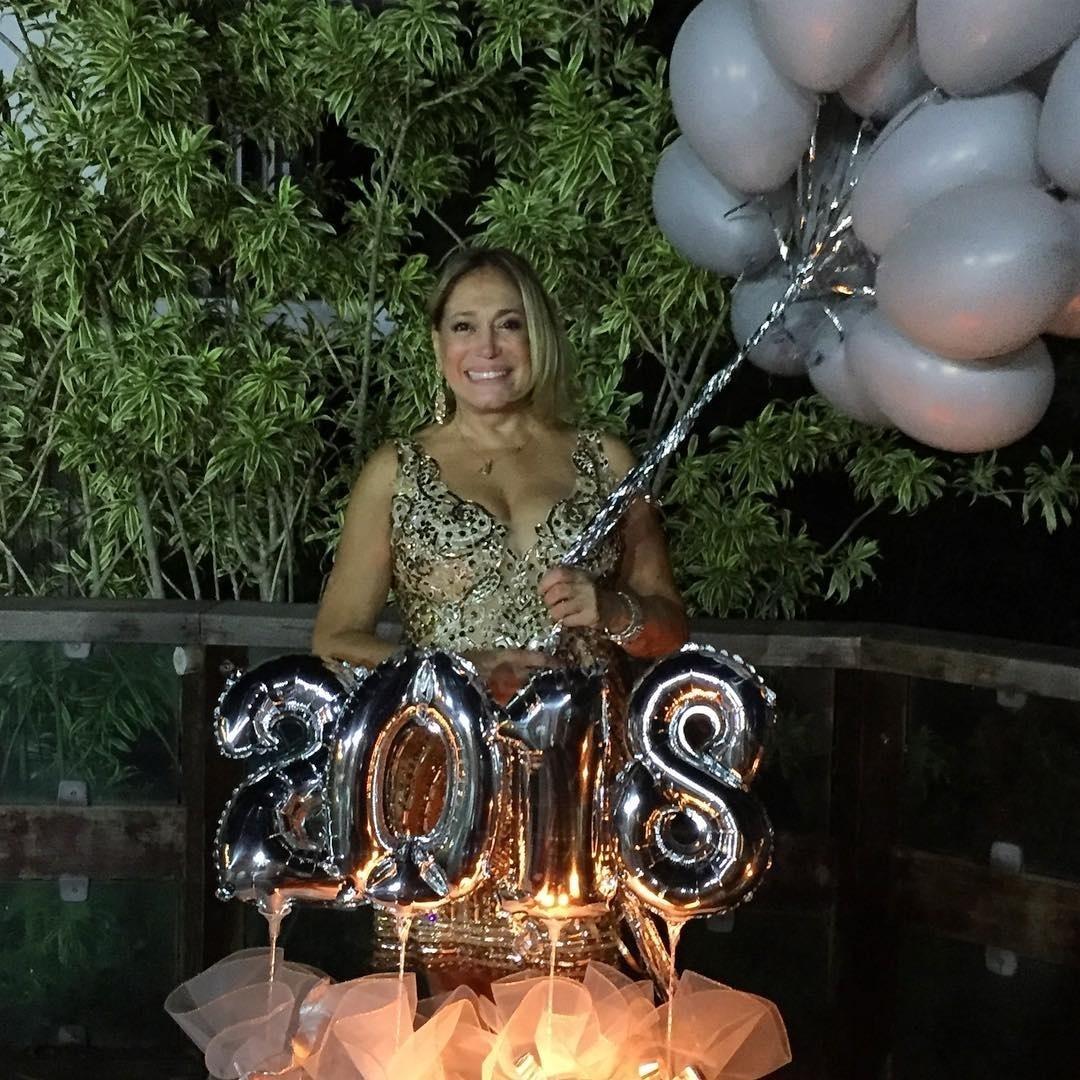 Após ser internada com trombose, Susana Vieira celebrou o ano feliz com a família - Reprodução/Instagram