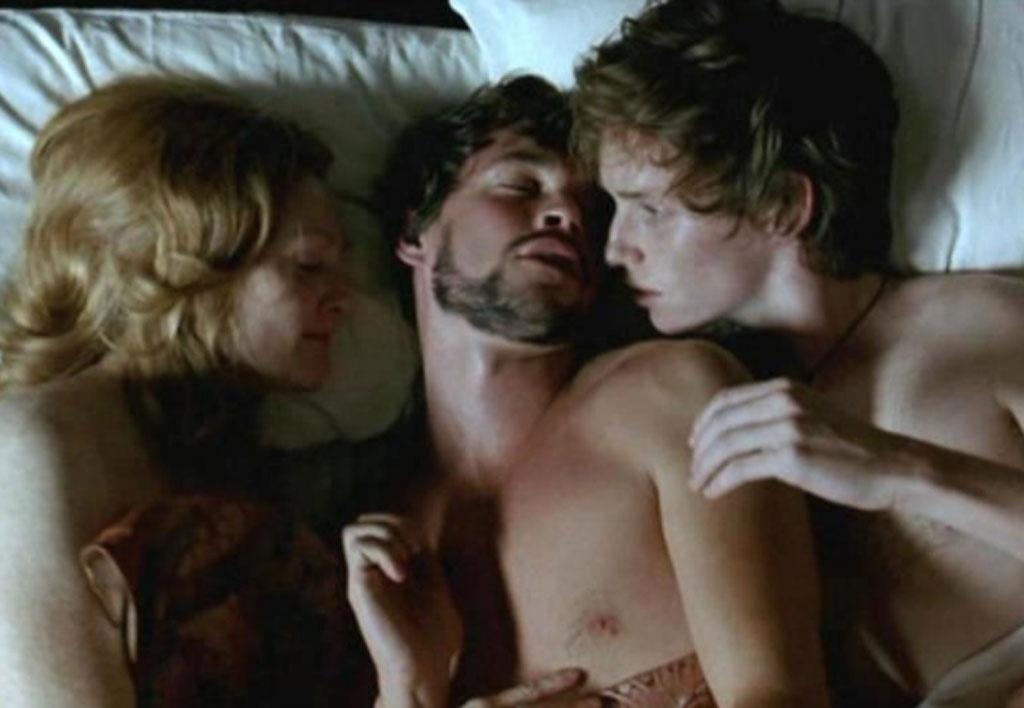 Julianne Moore , Hugh Dancy e Eddie Redmayne em "Pecados Inocentes" (2007) - Reprodução