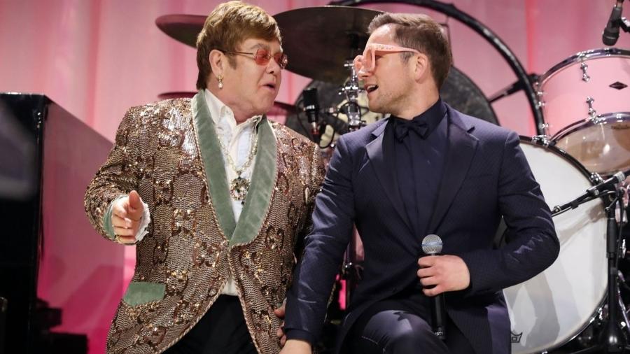 Elton John e Taron Egerton se apresentam juntos - Reprodução/Twitter