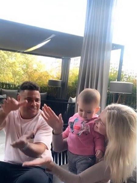 Ronaldo e Celina Locks cantam Baby Shark para Zoe - Reprodução/Instagram