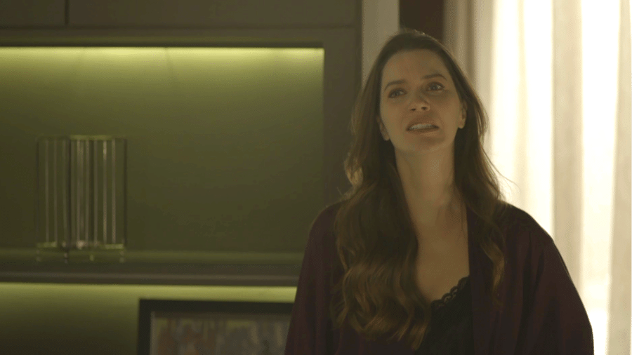 Fabiana (Nathalia Dill) se revolta ao saber que perdeu todo o seu dinheiro - TV Globo