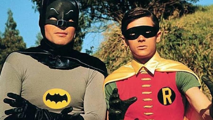 Adam West e Burt Ward em cena como Batman e Robin - Reprodução