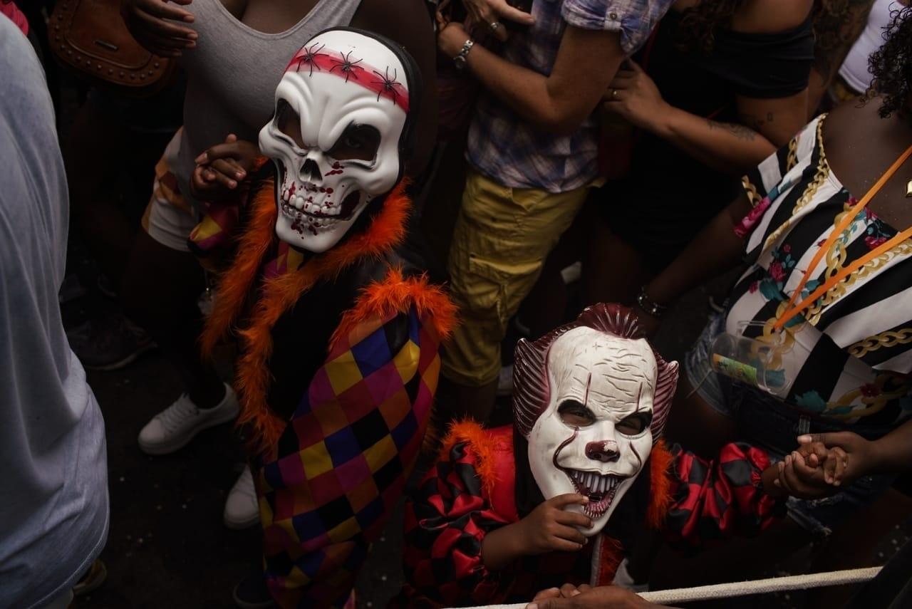 Foliões de divertem durante o bloco Quizomba, no Rio de Janeiro - Ricardo Borges/UOL