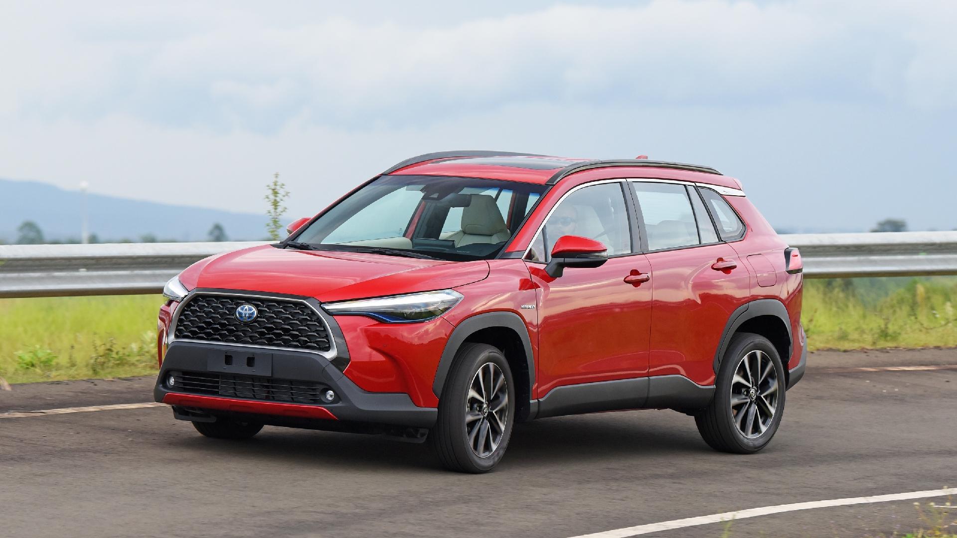 Jeep Compass x Toyota Corolla Cross qual o melhor SUV médio?