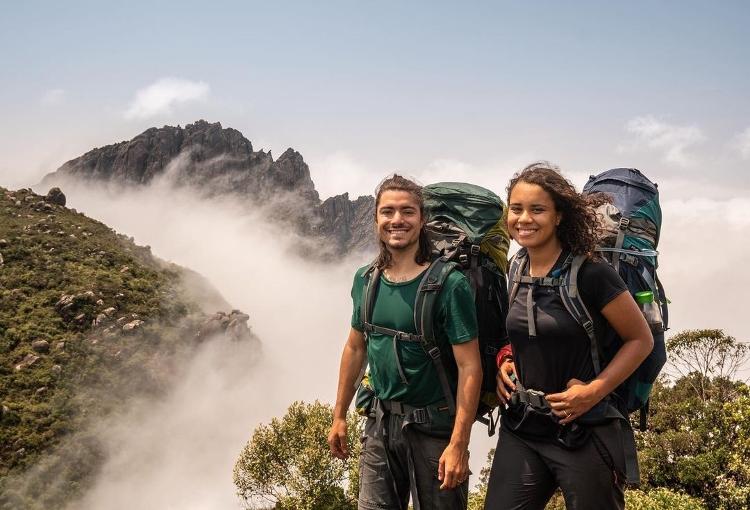 O casal durante uma de suas viagens com longas trilhas - Arquivo Pessoal - Arquivo Pessoal