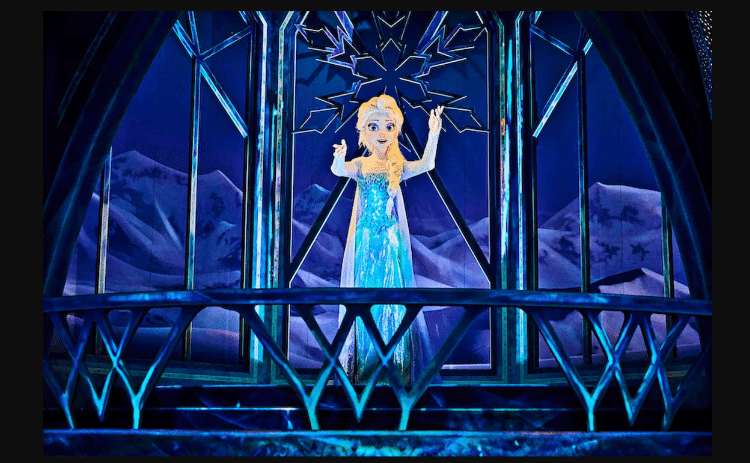 Elsa em seu castelo no Mundo de Frozen