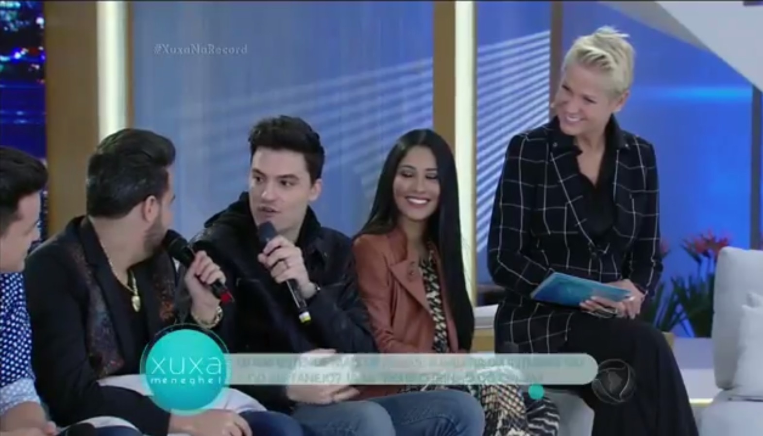 6.jun.2016 - Em entrevista ao programa "Xuxa Meneghel", Felipe Neto comemora o fato de nunca ter sido processado - Reprodução /TV Record