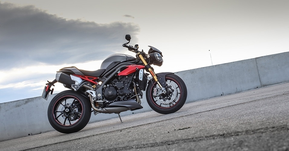 Triumph Speed Triple R 2016 - Divulgação