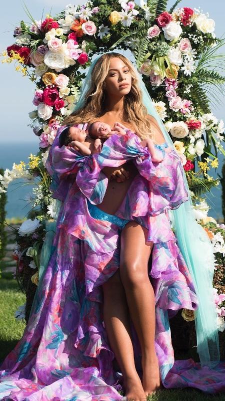 14.jul.2017 - Beyoncé publica no Instagram primeira foto de seus gêmeos - Reprodução/Twitter