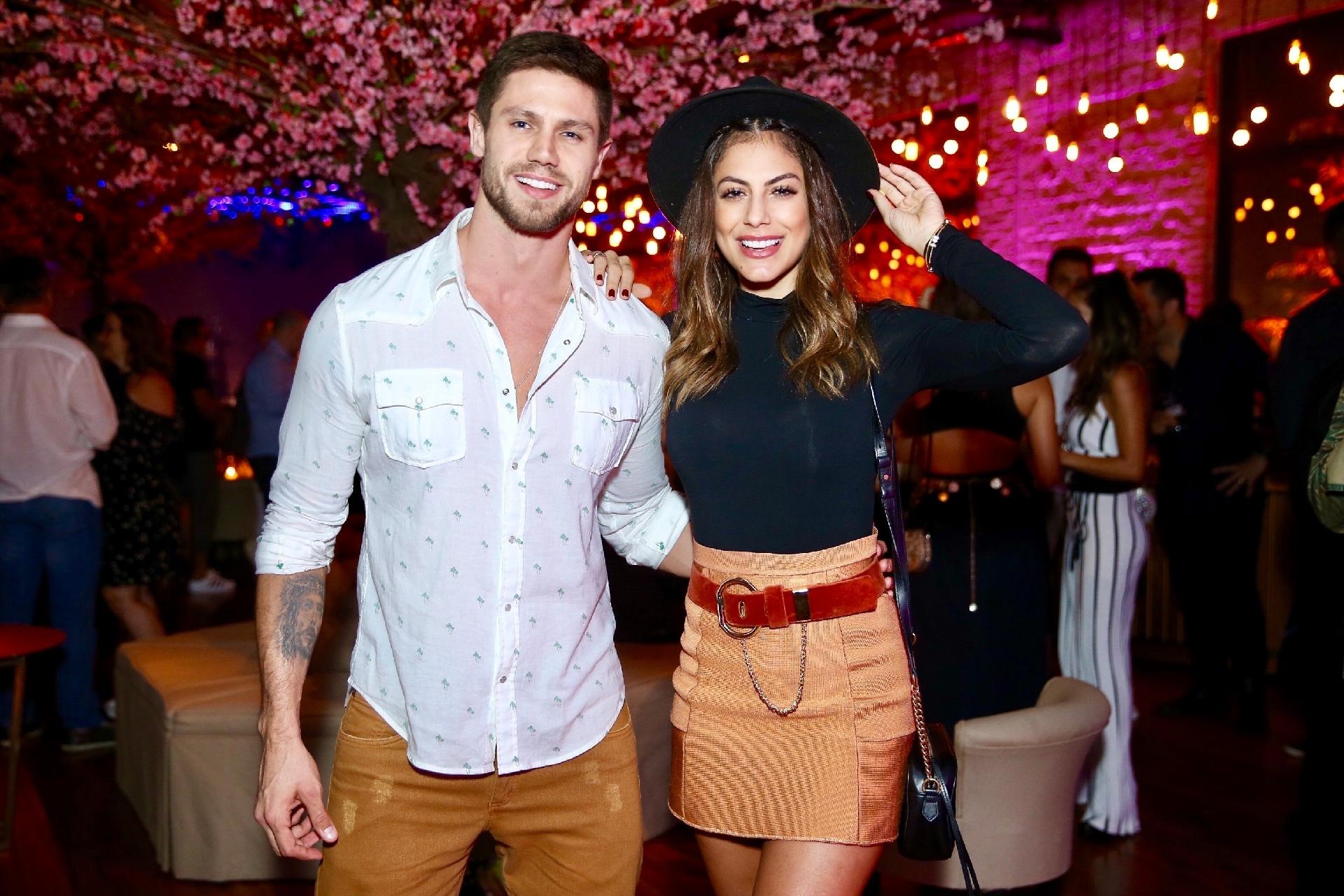 Ex-BBB Jonas com a namorada, a ex-panicat Mari Gonzales, - Manuela Scarpa/Brazil News