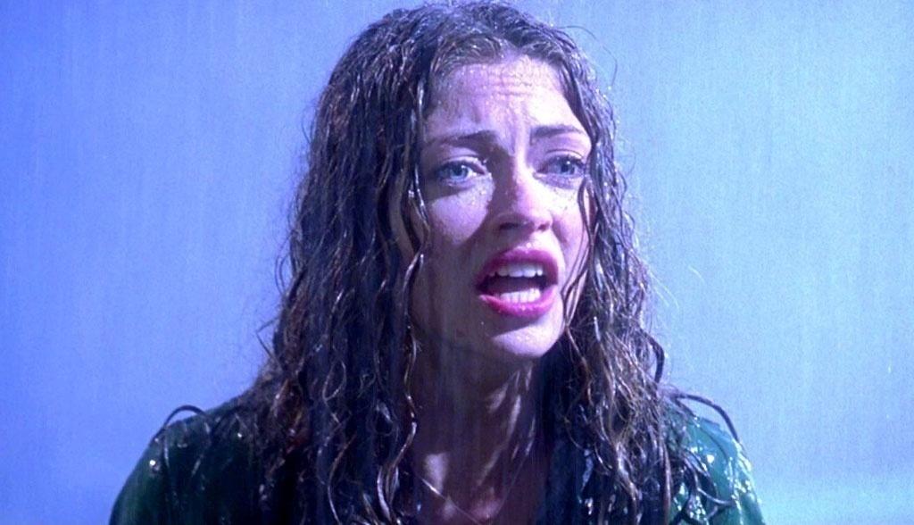Rebecca Gayheart  em cena de "Lenda Urbana" (1998) - Divulgação