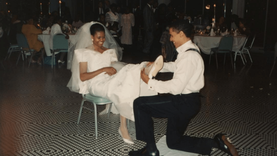 Michelle e Barack Obama em seu casamento, em 1992 - Reprodução/Instagram