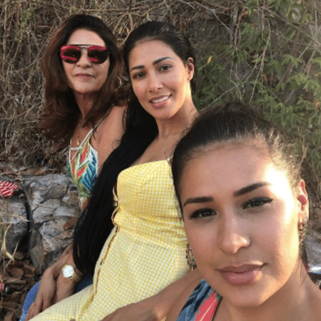 Simone e Simaria com a mãe, Mara - Reprodução/Instagram
