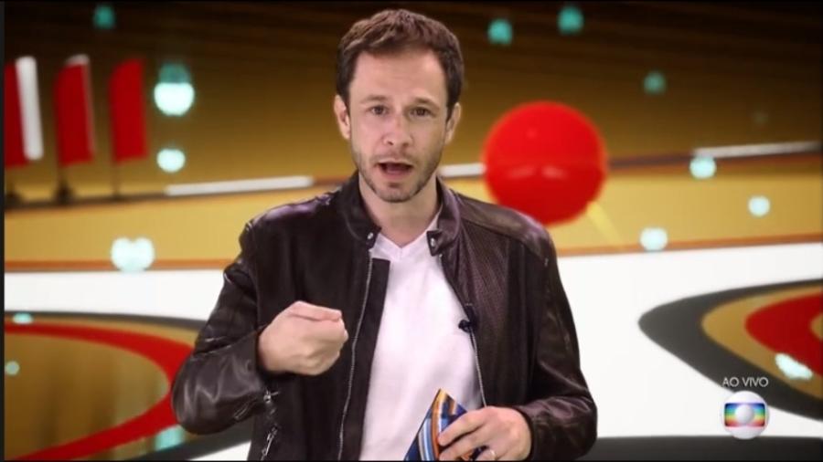 Tiago Leifert informa ao público o desenrolar da prova do anjo, que deu um carro a Tereza, no BBB19 - Reprodução
