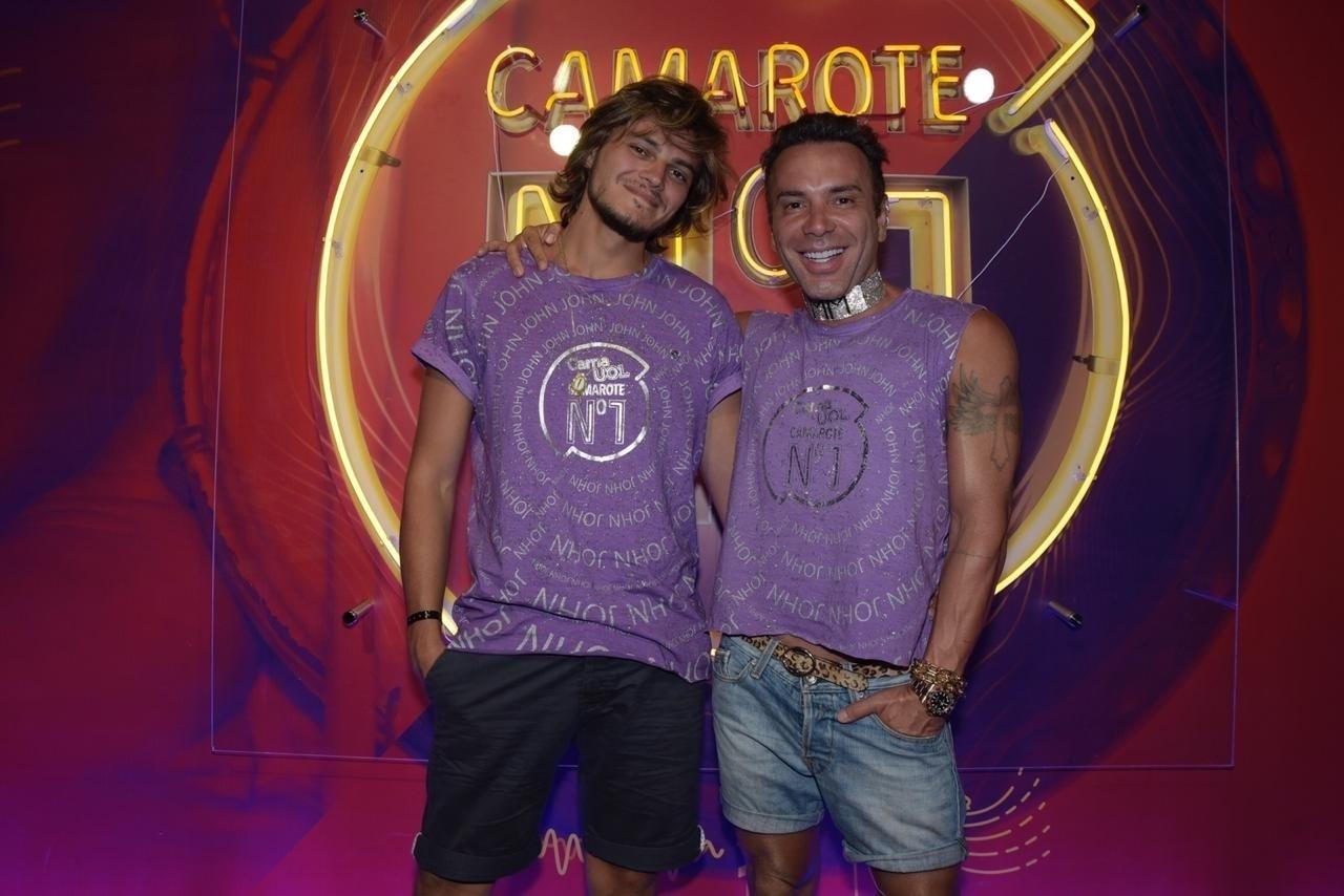 Matheus Mazzafera e Matheus Ian - Famosos curtem o camarote CarnaUOL N1 2019 no Desfile das Campeãs no RJ - Selmy Yassuda / UOL