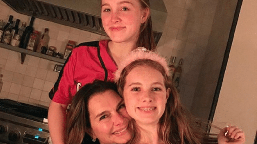 A atriz Brooke Shields e suas filhas Rowan e Grier - Reprodução/Instagram