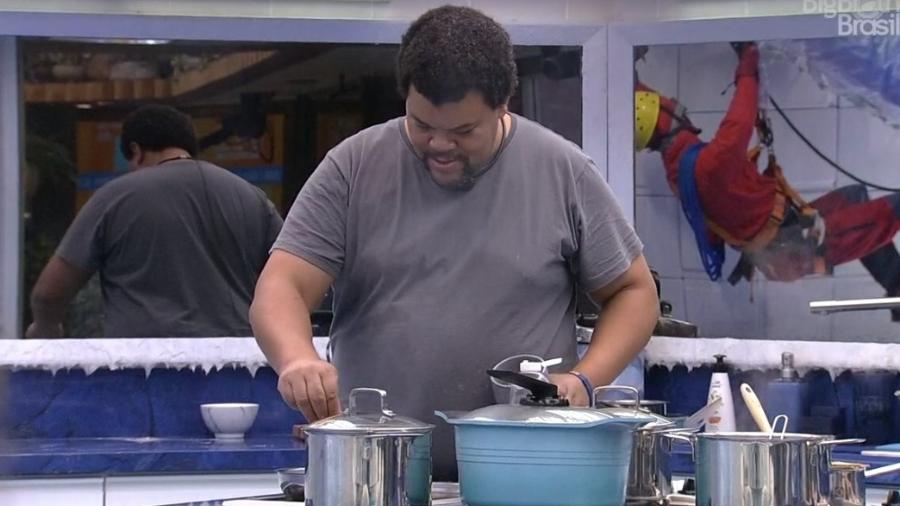 Babu cozinha nhoque e ganha elogios de sisters no Big Brother Brasil 20 - Reprodução/Globoplay